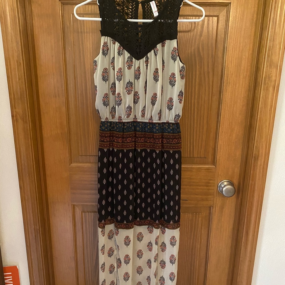 Boho sleeveless maxi dress with crochet top